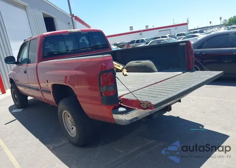 1999 Dodge Ram 1500 St из США, поврежденный, VIN 1B7HF13Z2XJ542030